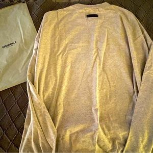 (NWT) ESSENTIALS/FEAR OF GOD Mens Tshirt